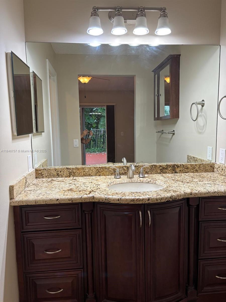 1463 Presidio Dr
