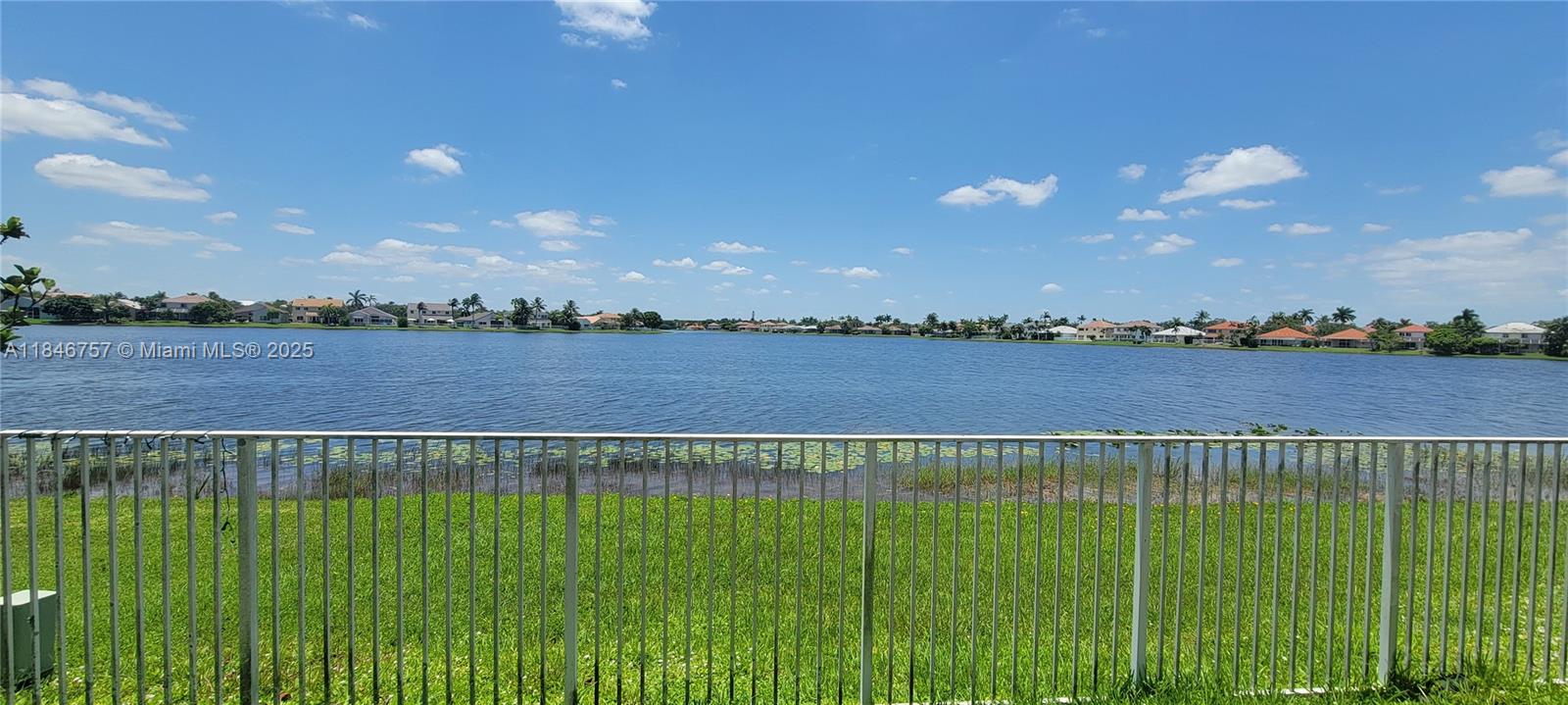 1463 Presidio Dr