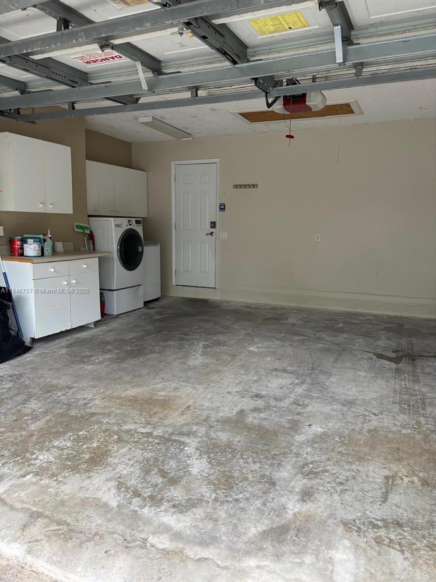 1463 Presidio Dr