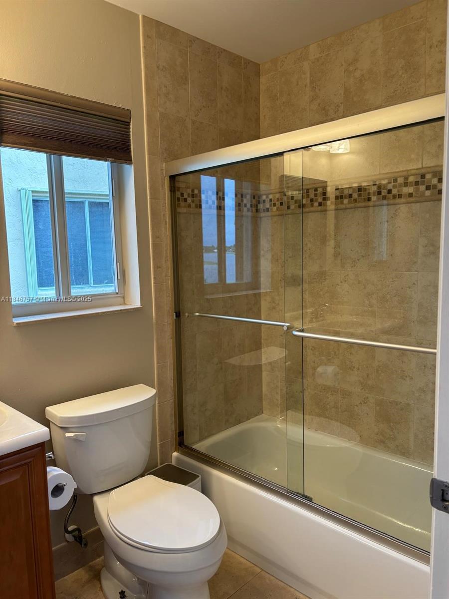 1463 Presidio Dr