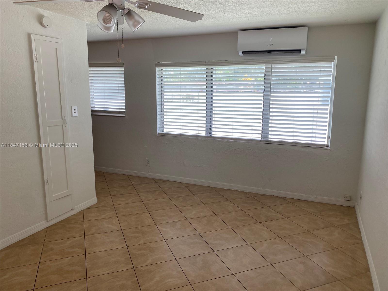 5616 Arthur St Unit: South