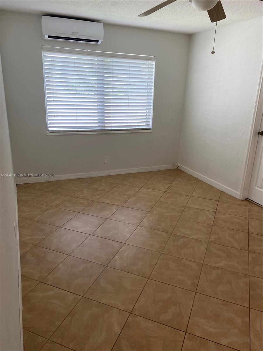 5616 Arthur St Unit: South