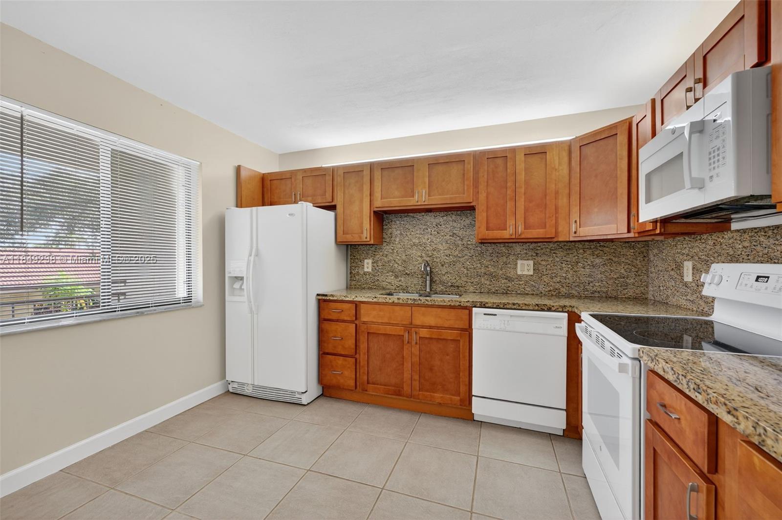 16210 Laurel Dr # 203