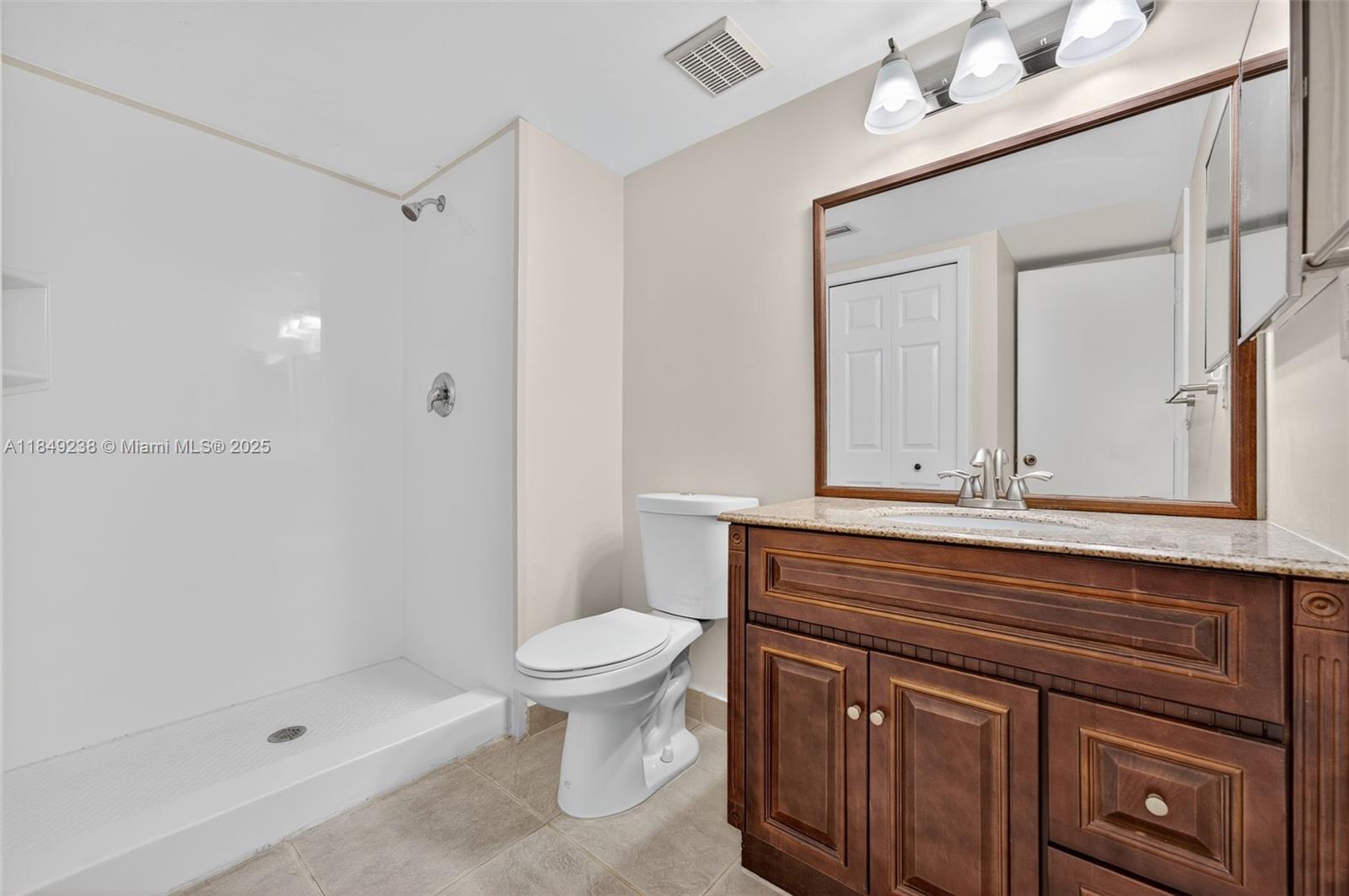16210 Laurel Dr # 203