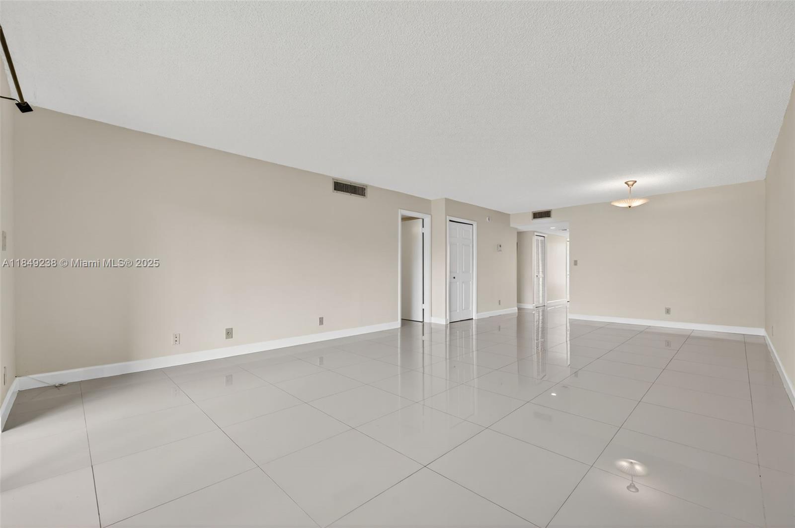 16210 Laurel Dr # 203