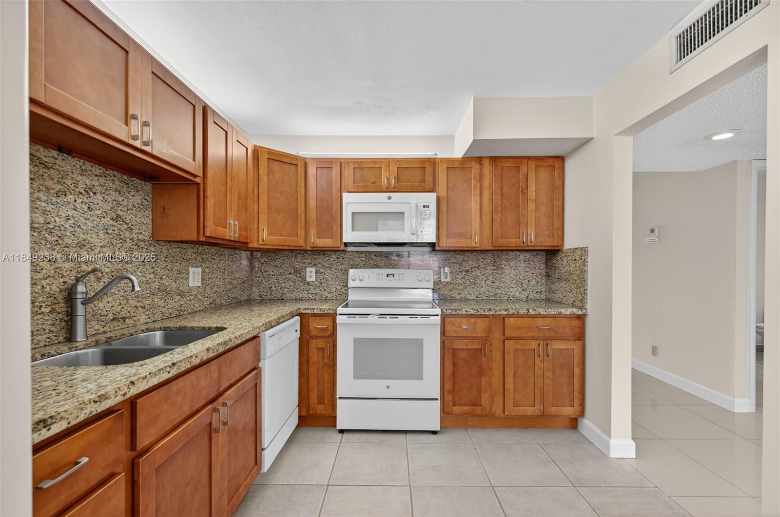 16210 Laurel Dr # 203