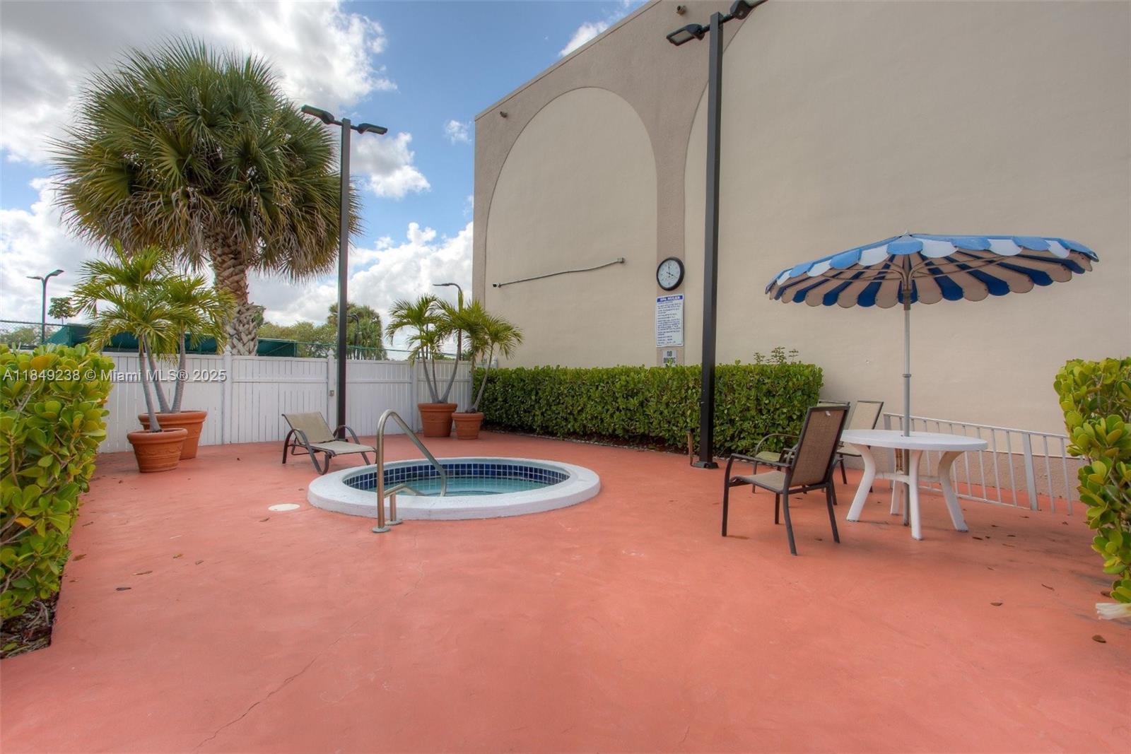 16210 Laurel Dr # 203
