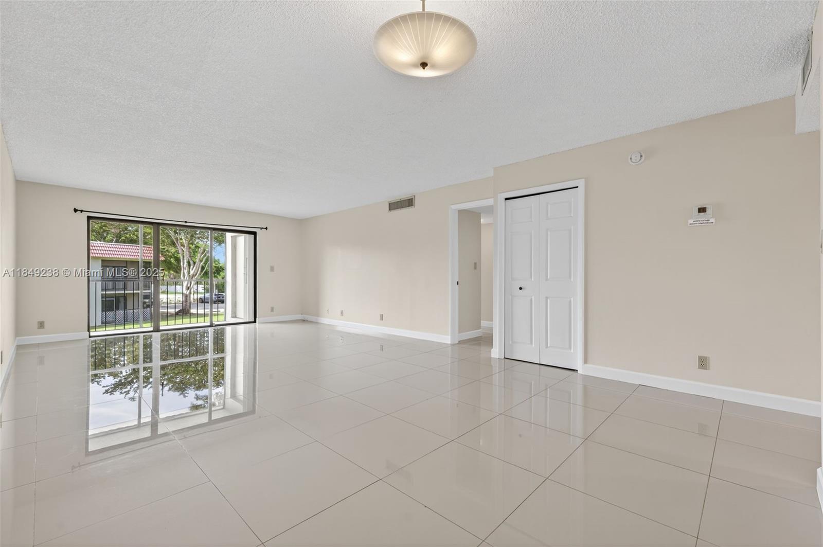 16210 Laurel Dr # 203