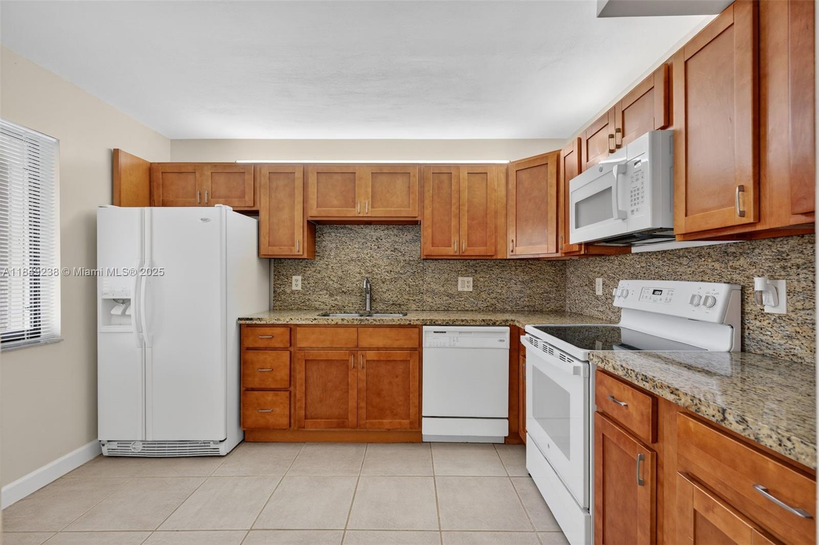 16210 Laurel Dr # 203