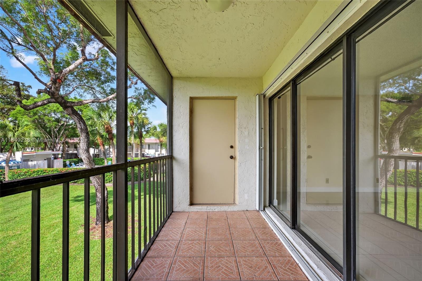 16210 Laurel Dr # 203