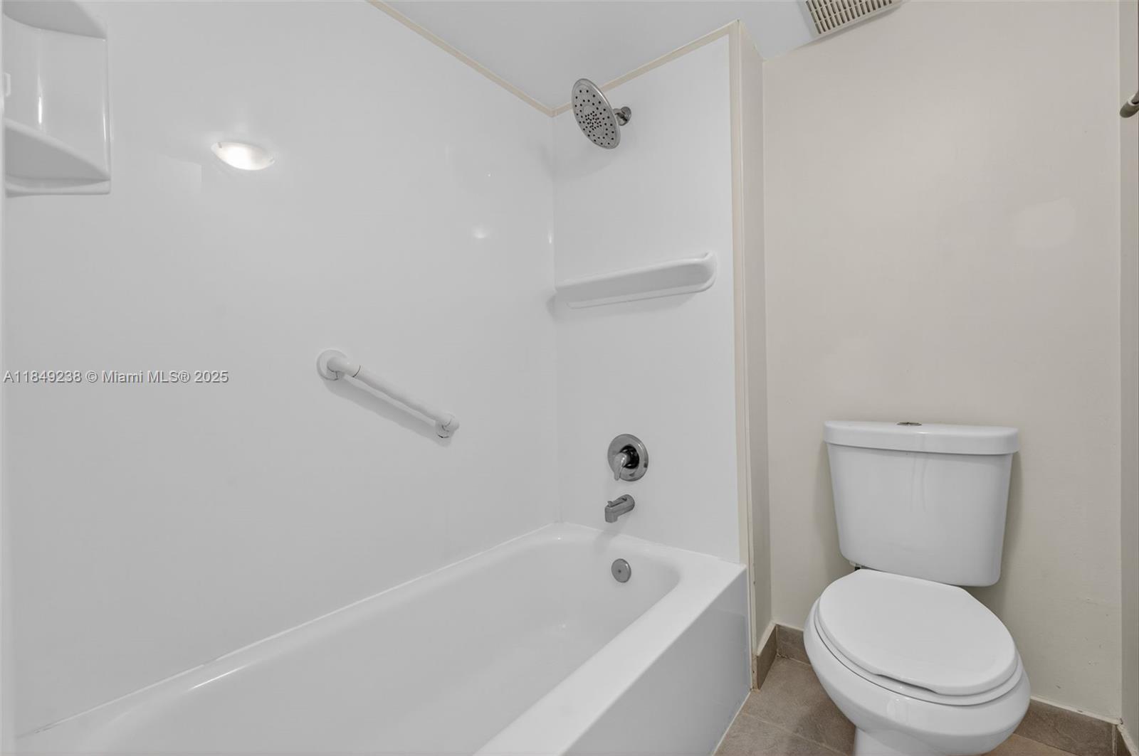 16210 Laurel Dr # 203