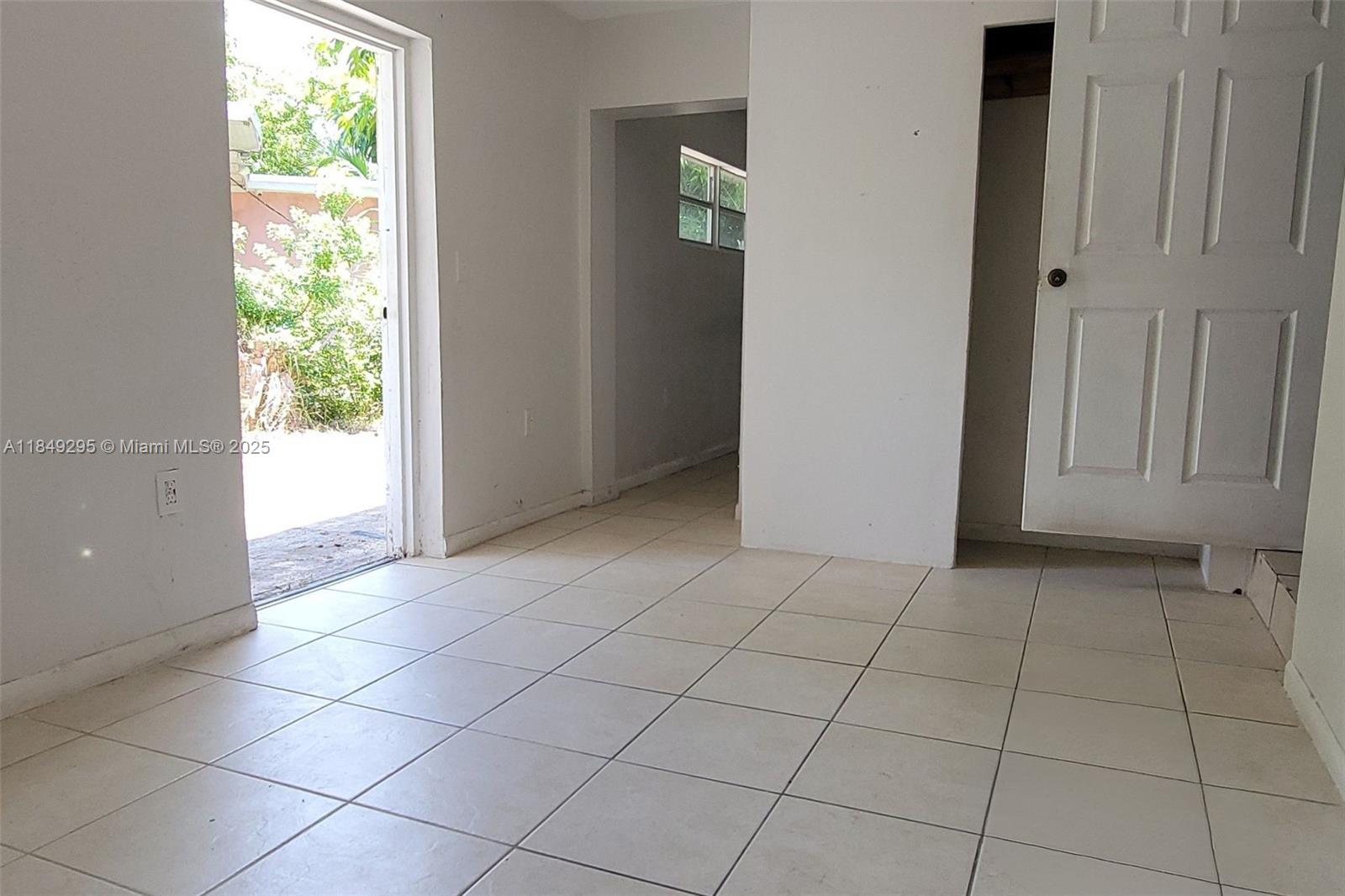 1075 NW 124th St