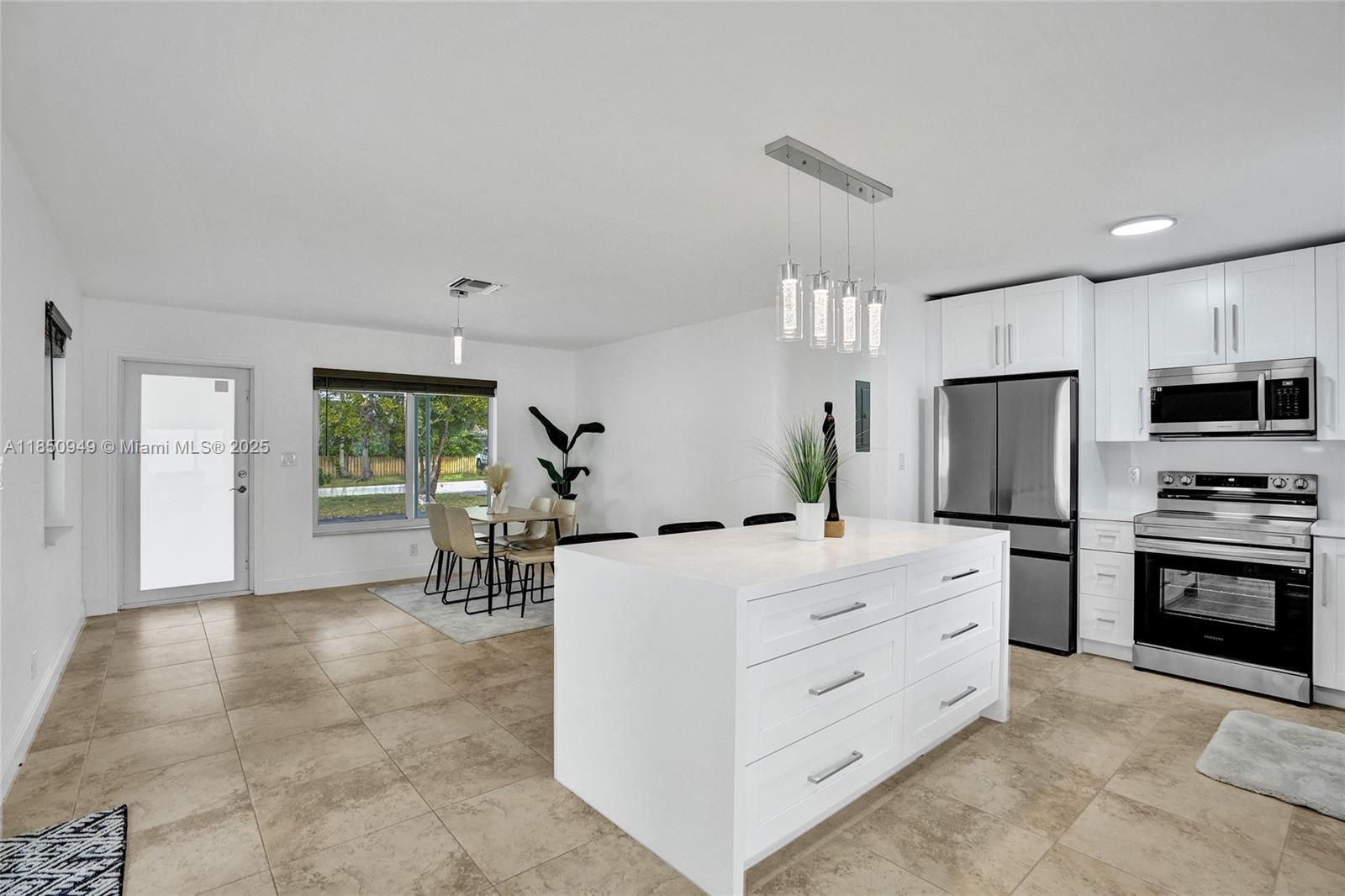 820 NE 8th Street