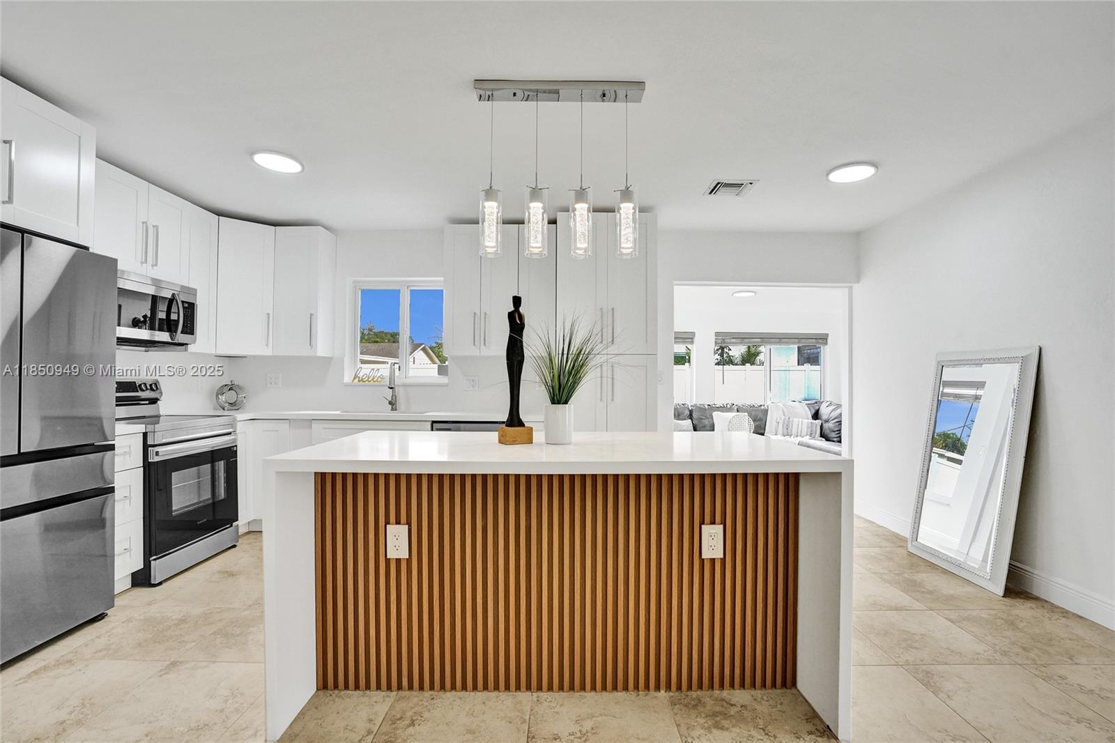 820 NE 8th Street