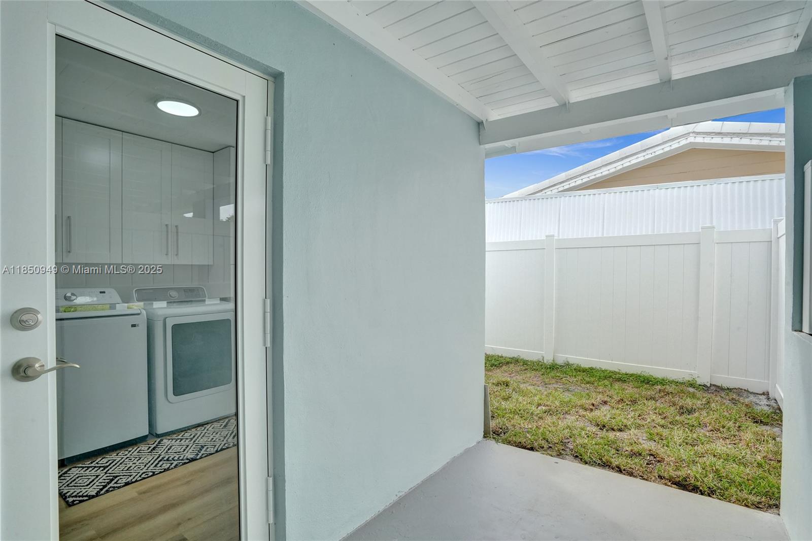 820 NE 8th Street