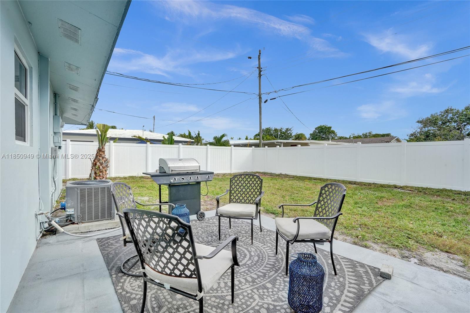 820 NE 8th Street