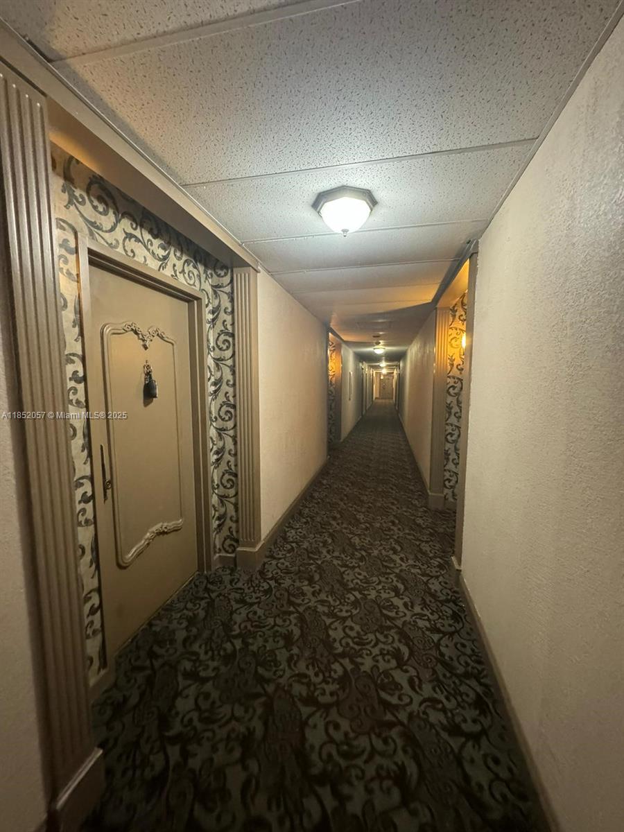 3660 Inverrary Dr # 1R