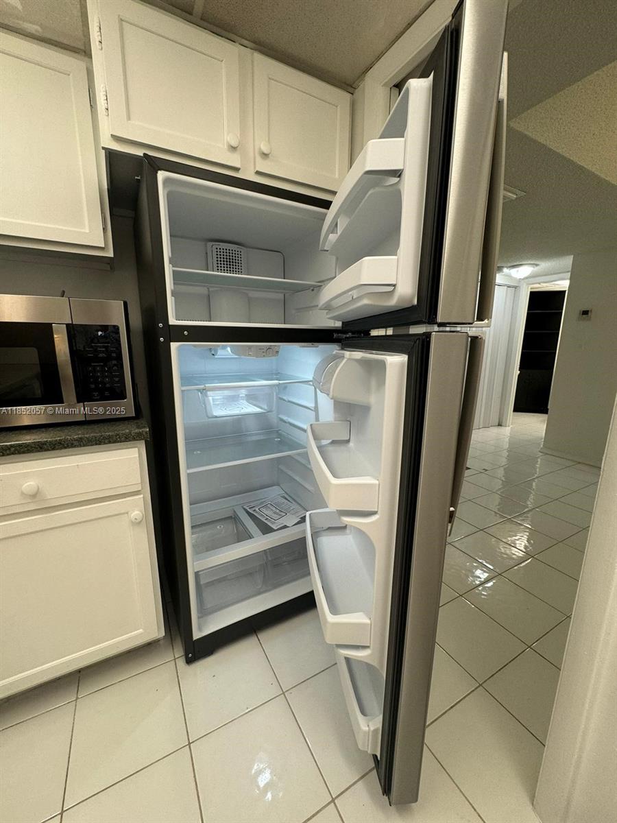 3660 Inverrary Dr # 1R