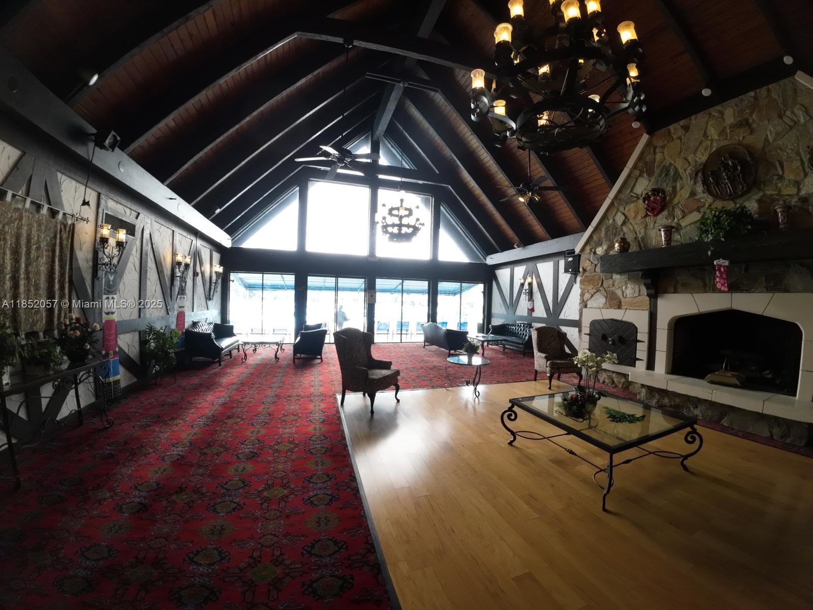 3660 Inverrary Dr # 1R