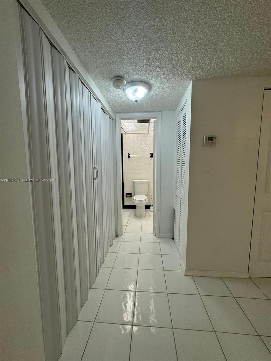 3660 Inverrary Dr # 1R