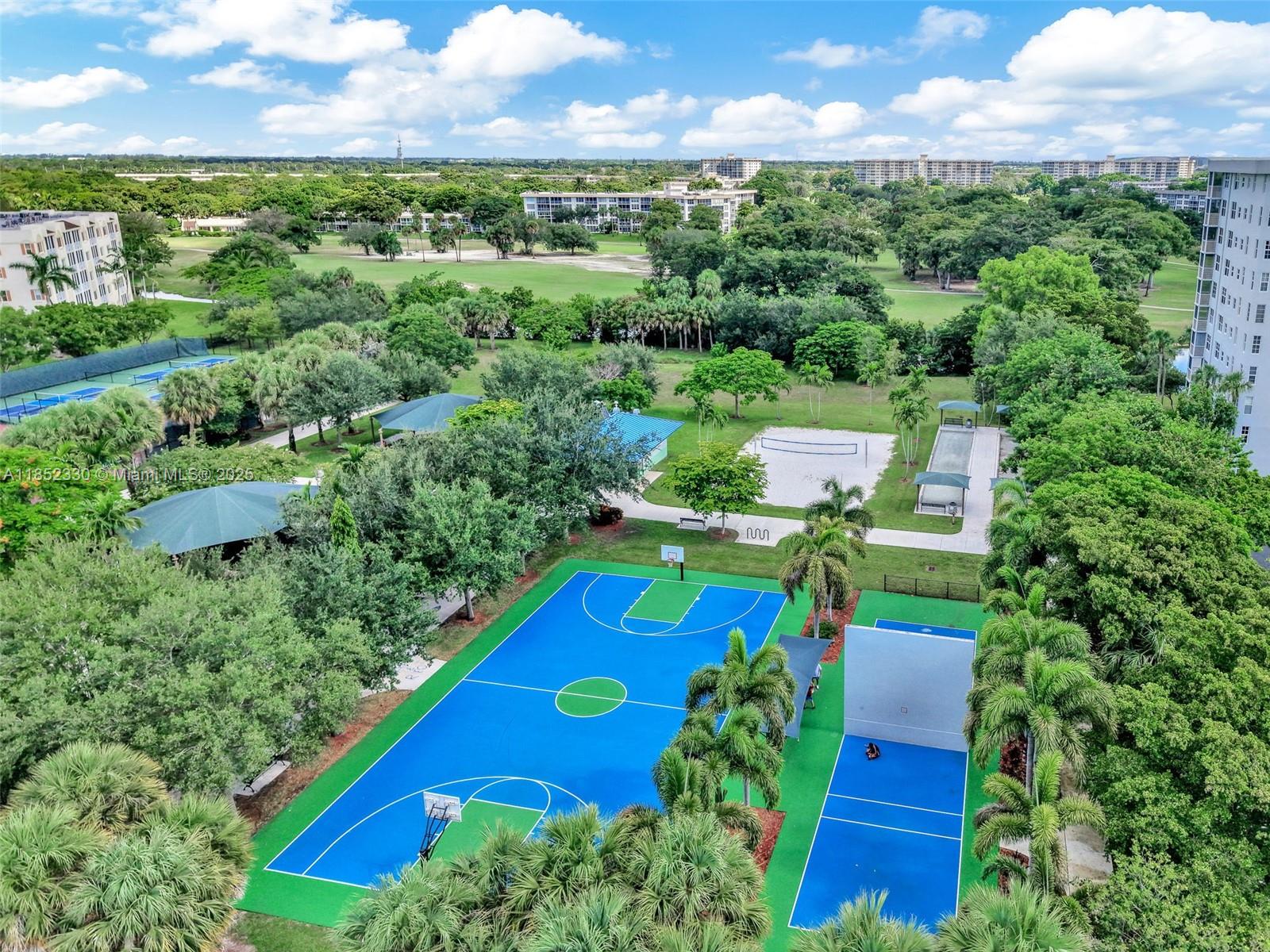 3500 Oaks Clubhouse Dr # 101