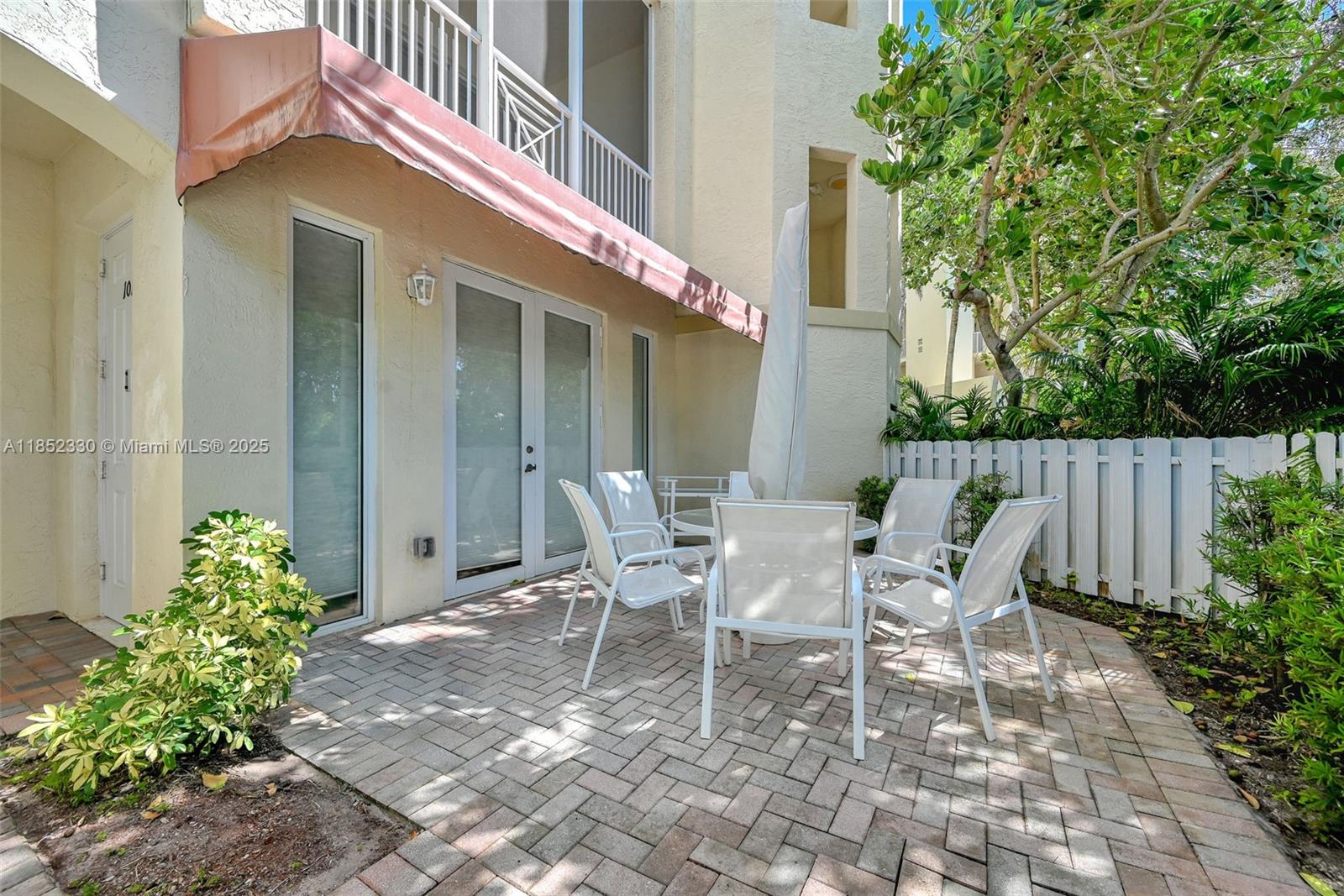 3500 Oaks Clubhouse Dr # 101