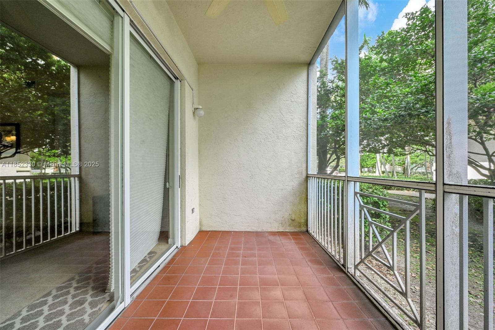 3500 Oaks Clubhouse Dr # 101