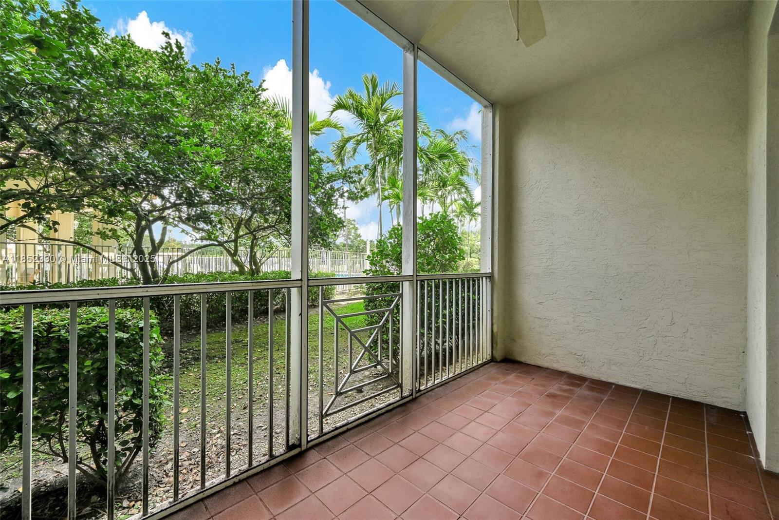 3500 Oaks Clubhouse Dr # 101