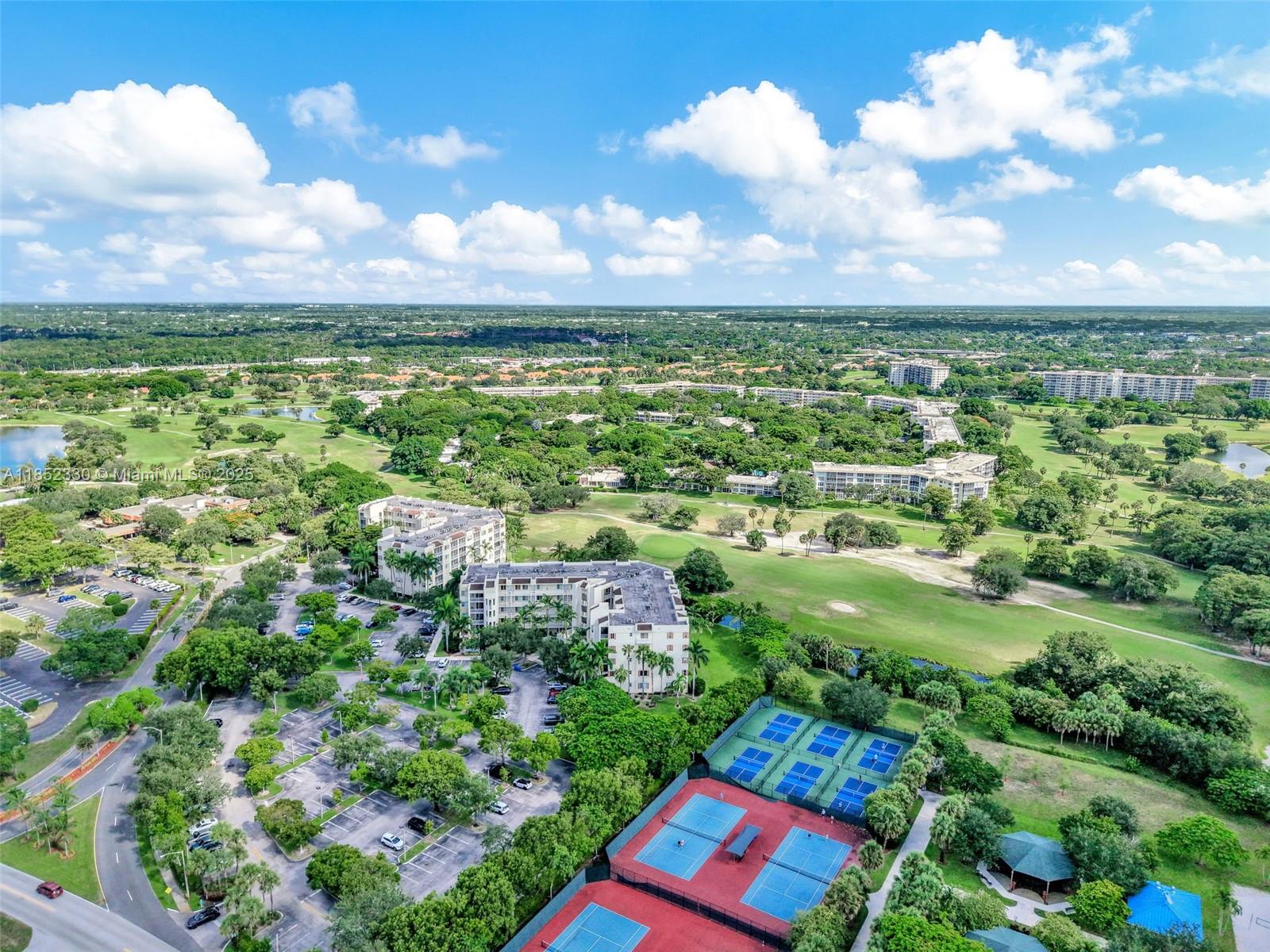 3500 Oaks Clubhouse Dr # 101