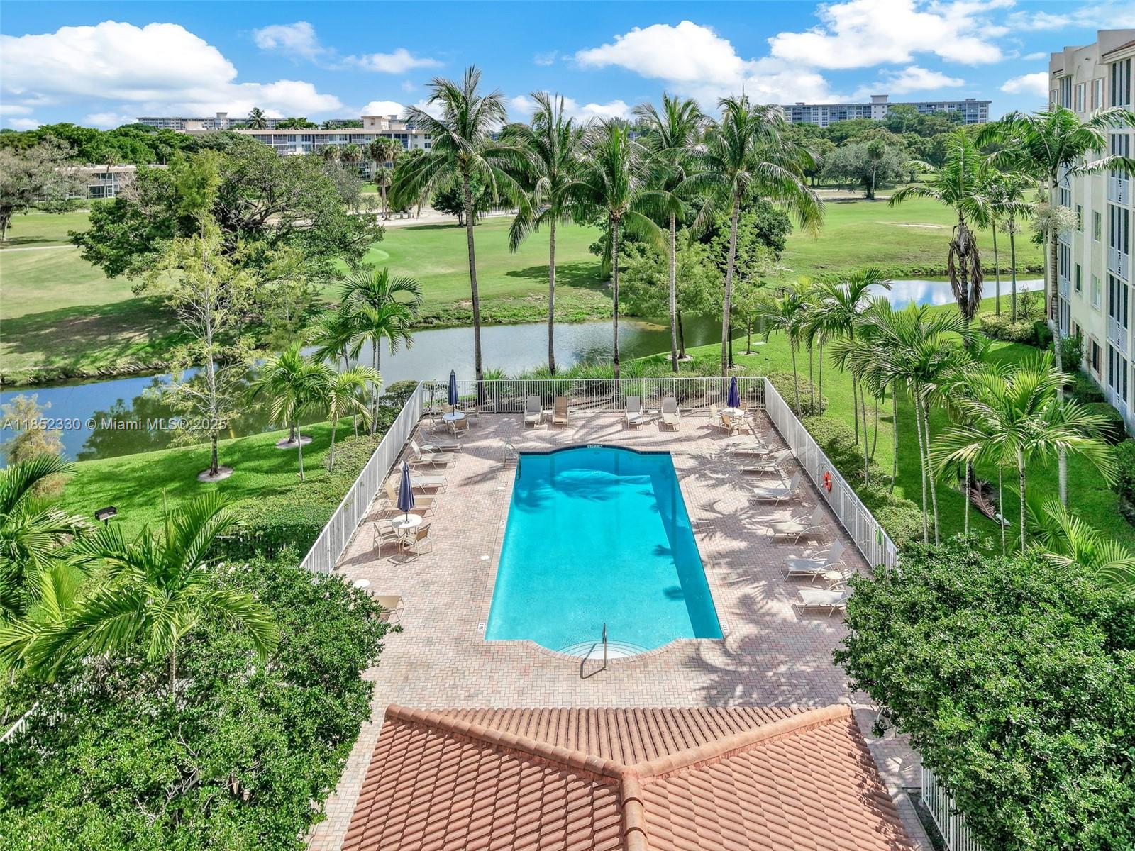 3500 Oaks Clubhouse Dr # 101