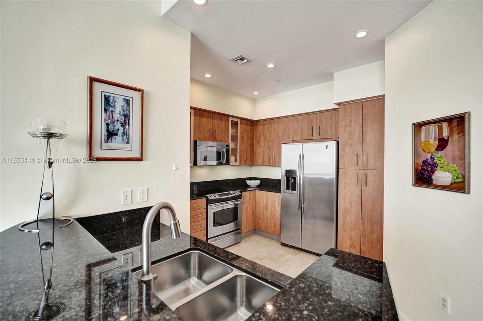 7900 Harbor Island Dr Unit: PH15