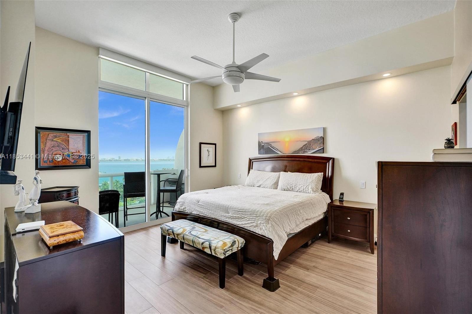 7900 Harbor Island Dr Unit: PH15