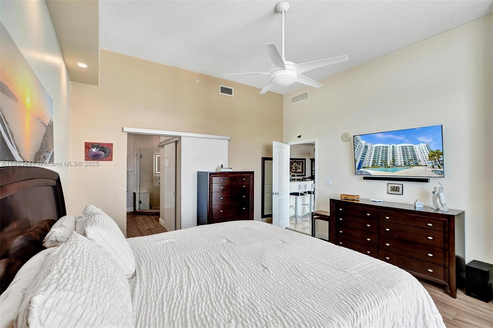 7900 Harbor Island Dr Unit: PH15