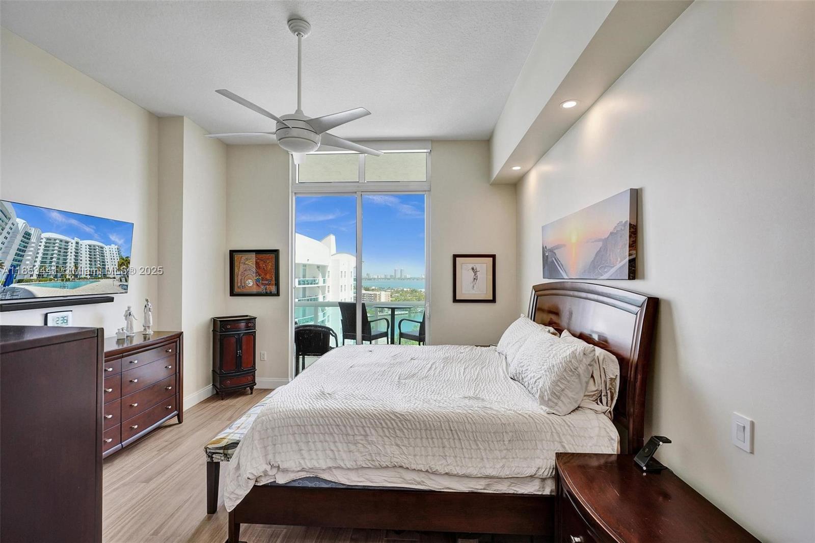 7900 Harbor Island Dr Unit: PH15