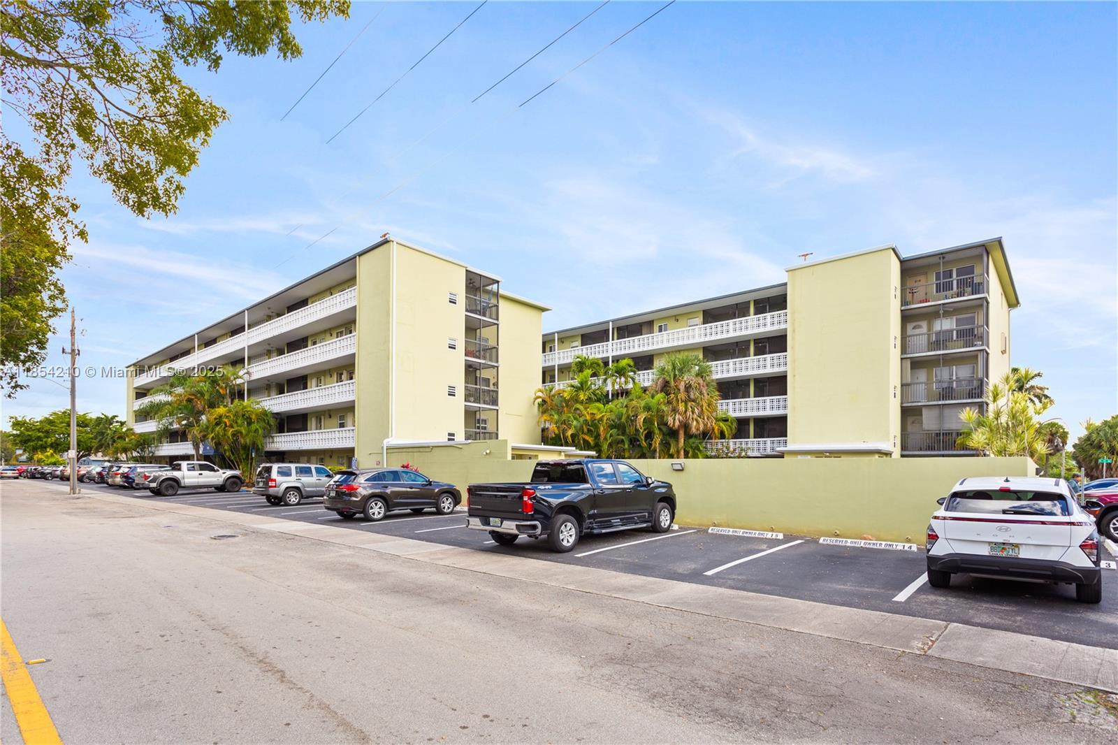 1425 Arthur St # 205A