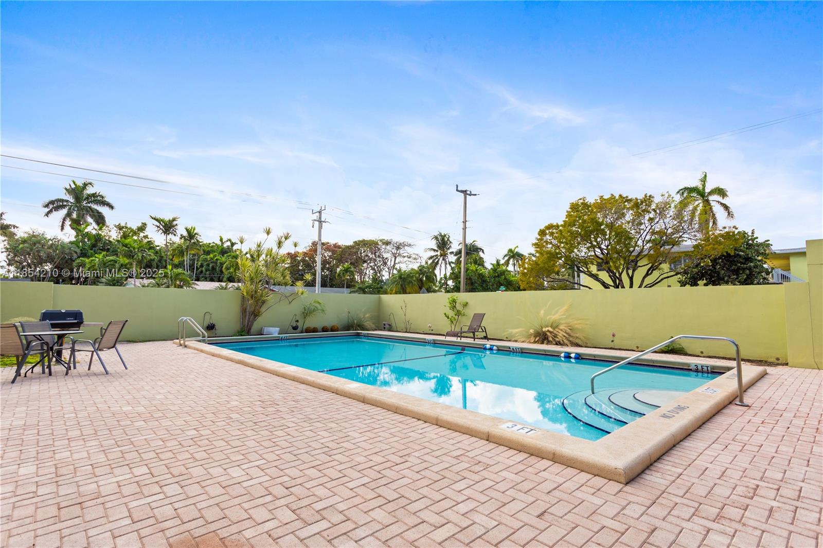 1425 Arthur St # 205A