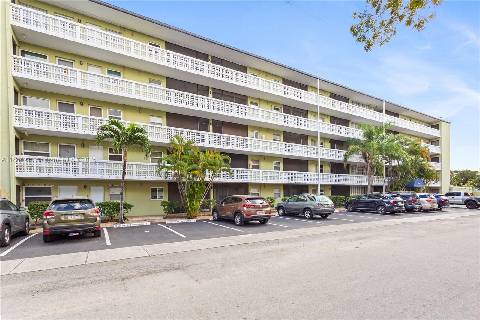 1425 Arthur St # 205A