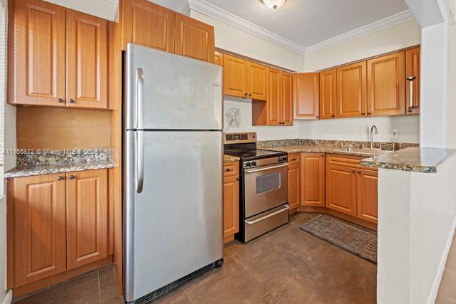 520 NE 82nd Ter # 4