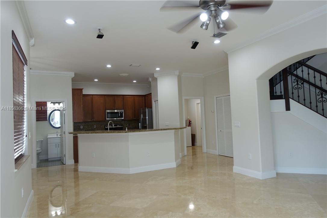 18125 NW 89th Ct