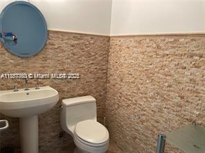 3131 NE 188th St # 504 Unit: 1-504