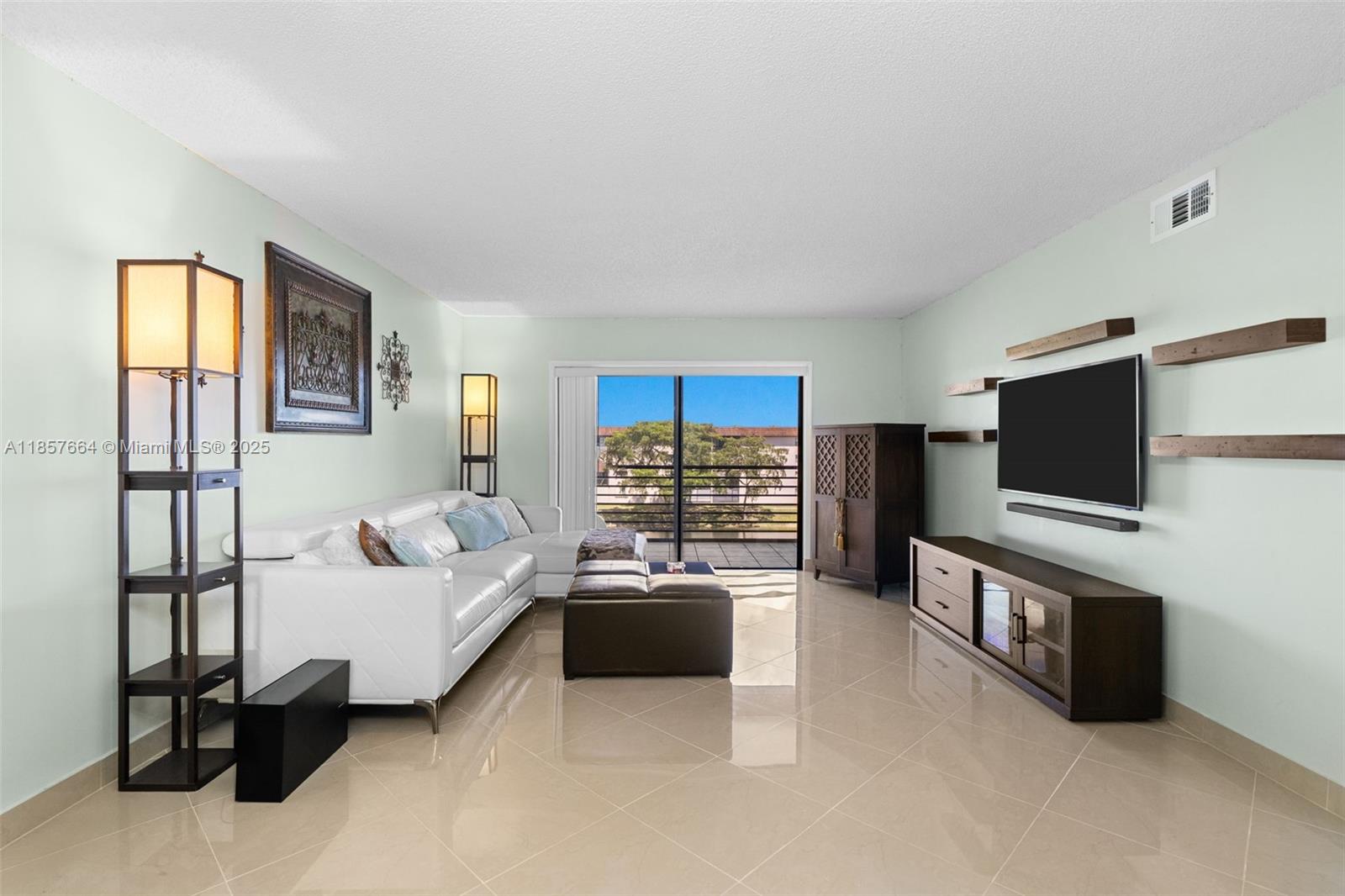 4970 E Sabal Palm Blvd # 403