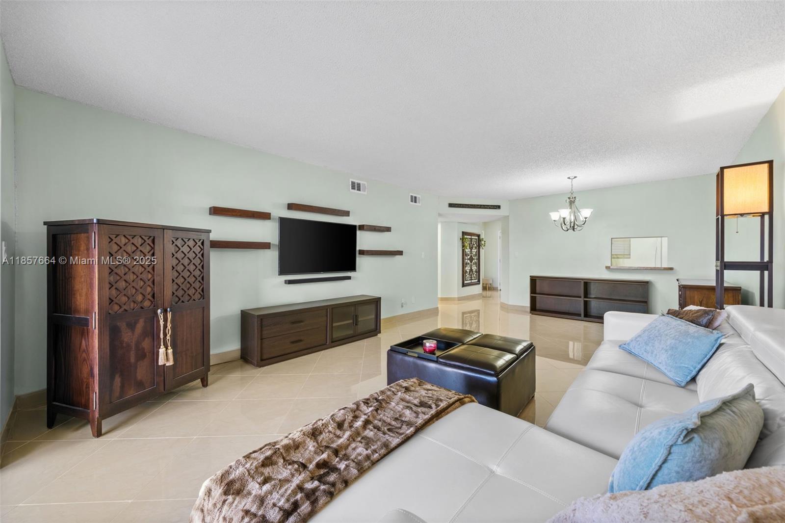 4970 E Sabal Palm Blvd # 403