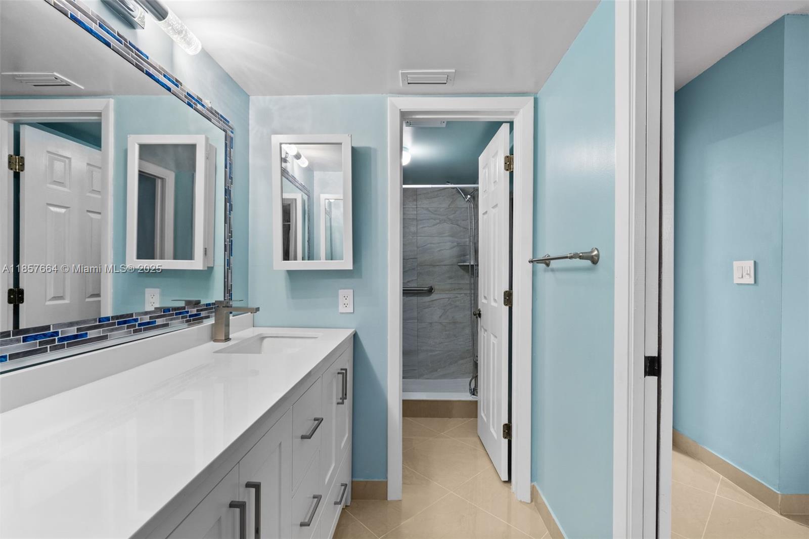 4970 E Sabal Palm Blvd # 403