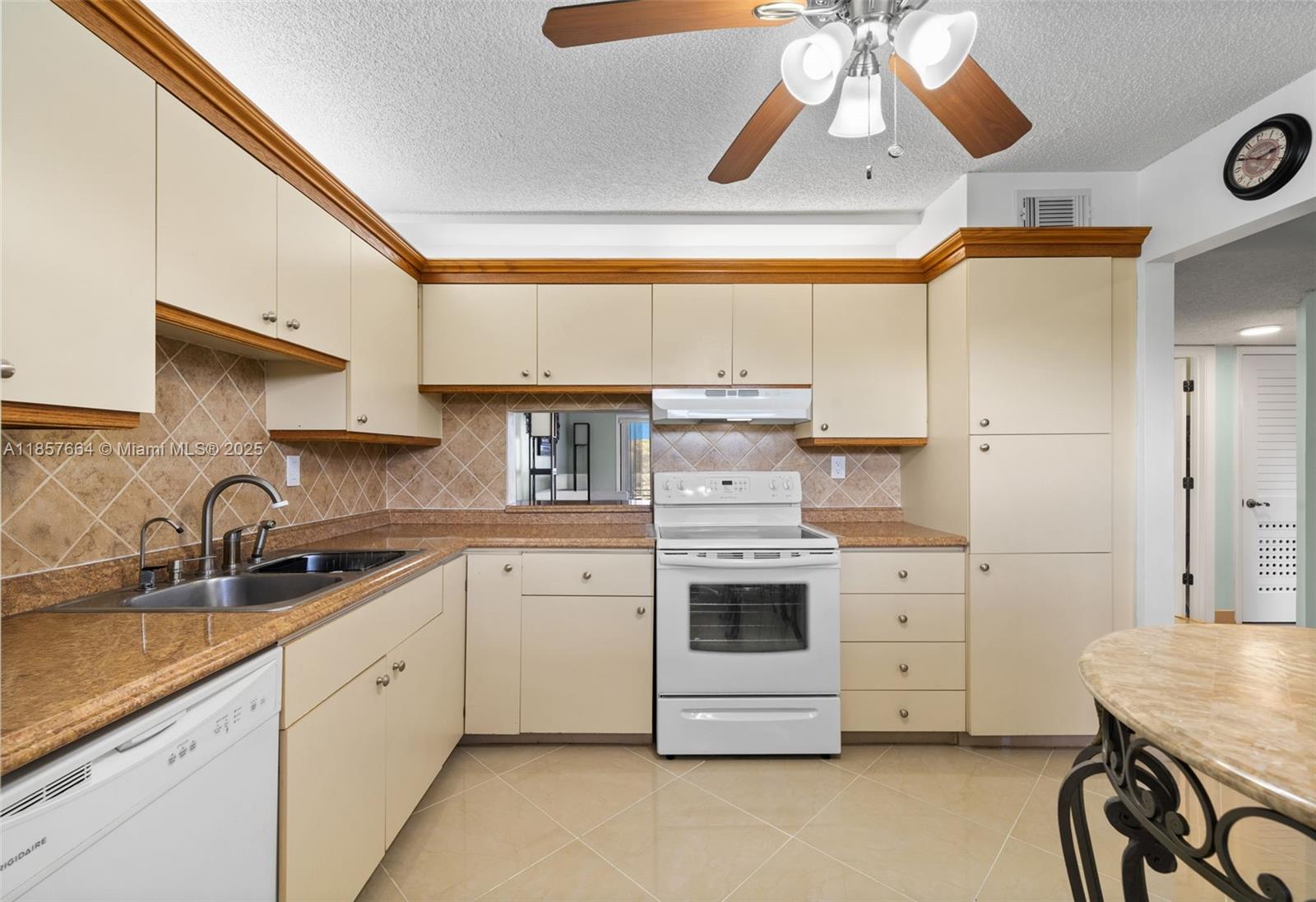 4970 E Sabal Palm Blvd # 403