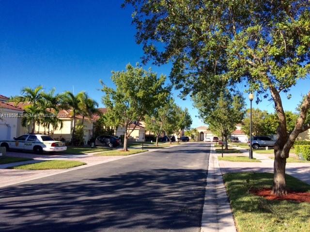 1211 NE 37th Ave