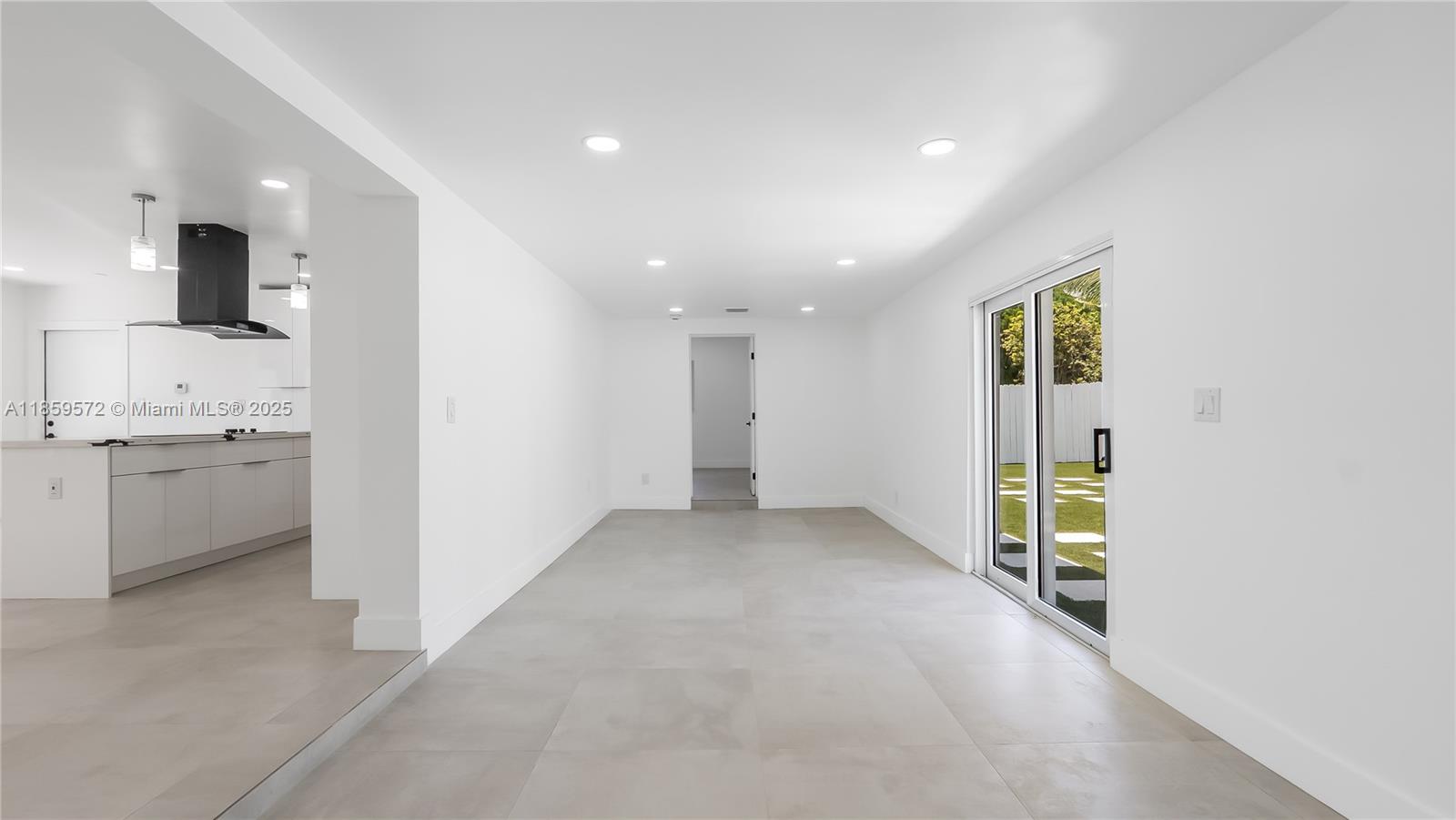 1611 NE 40th Pl
