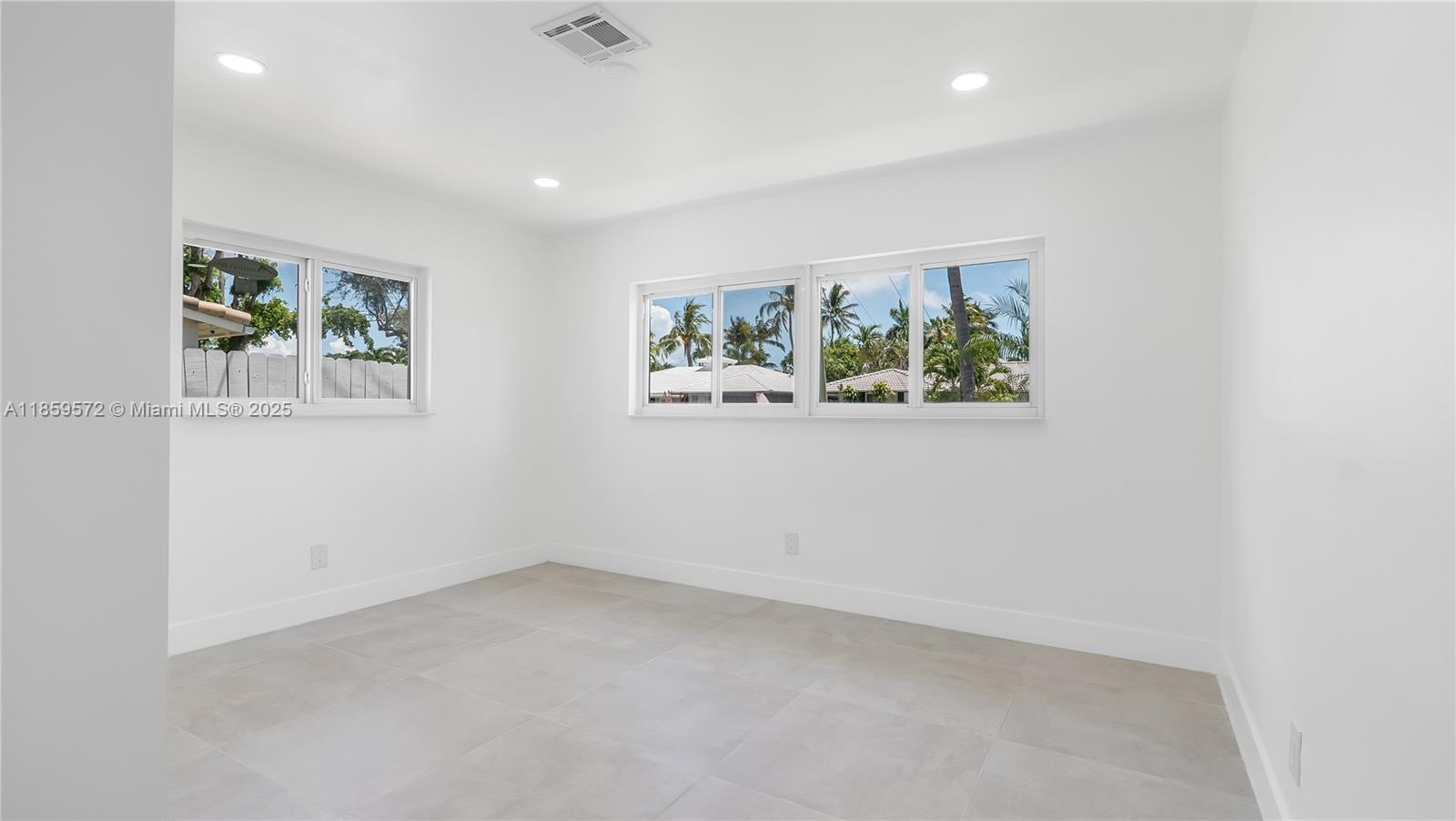 1611 NE 40th Pl