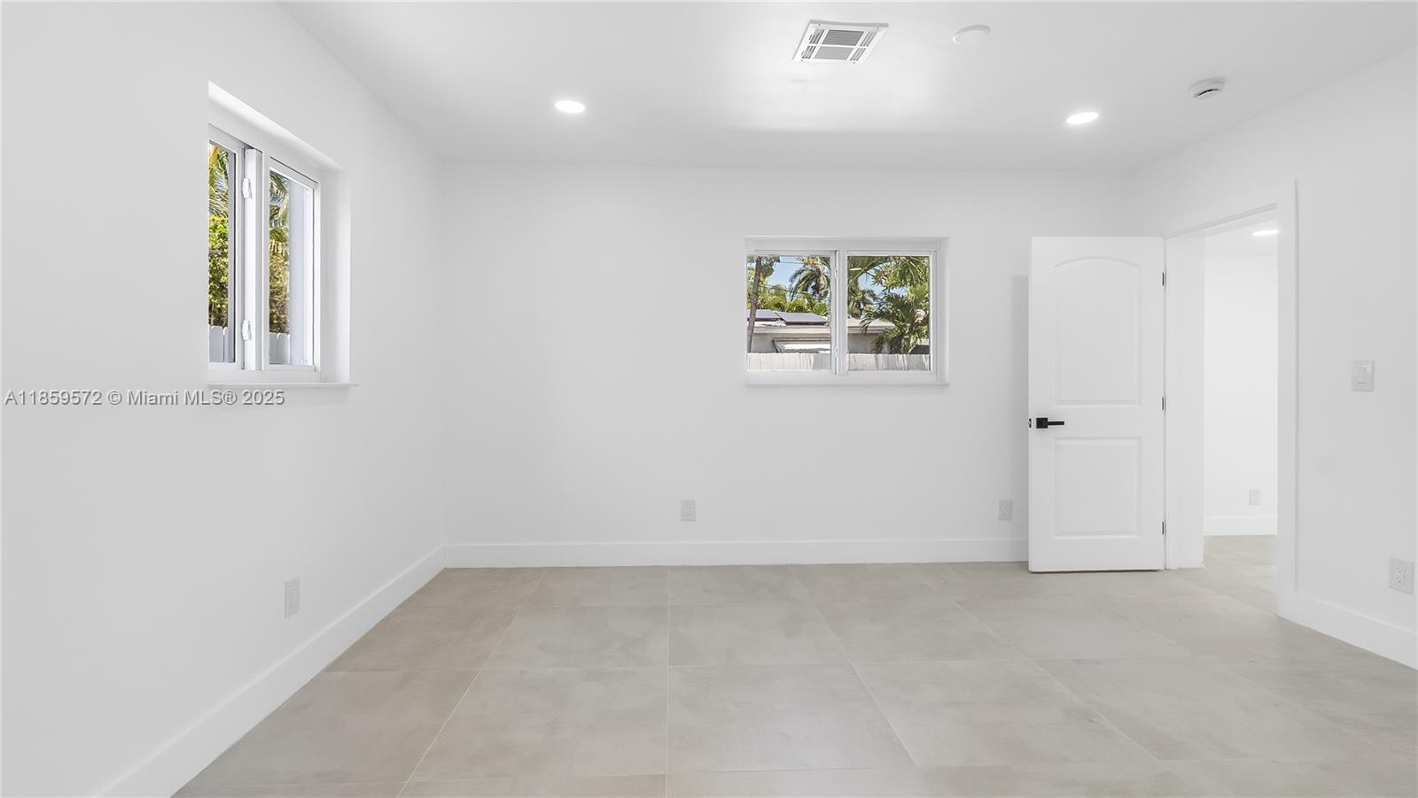 1611 NE 40th Pl