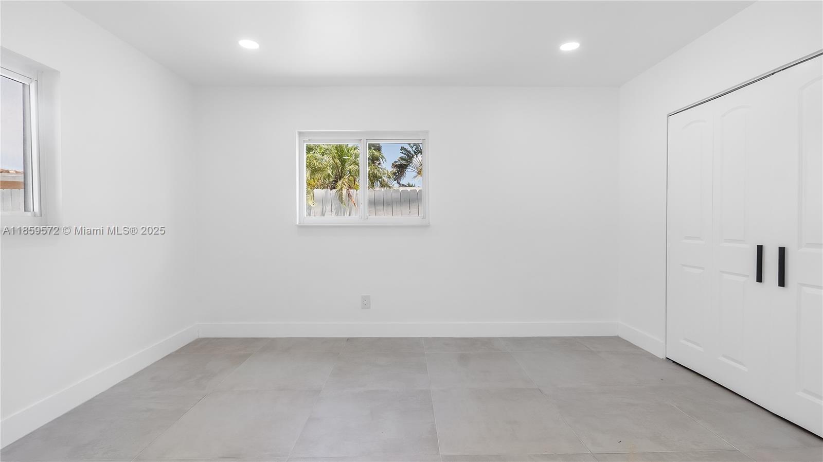 1611 NE 40th Pl