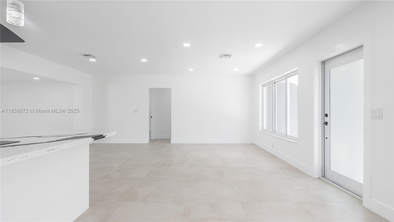 1611 NE 40th Pl